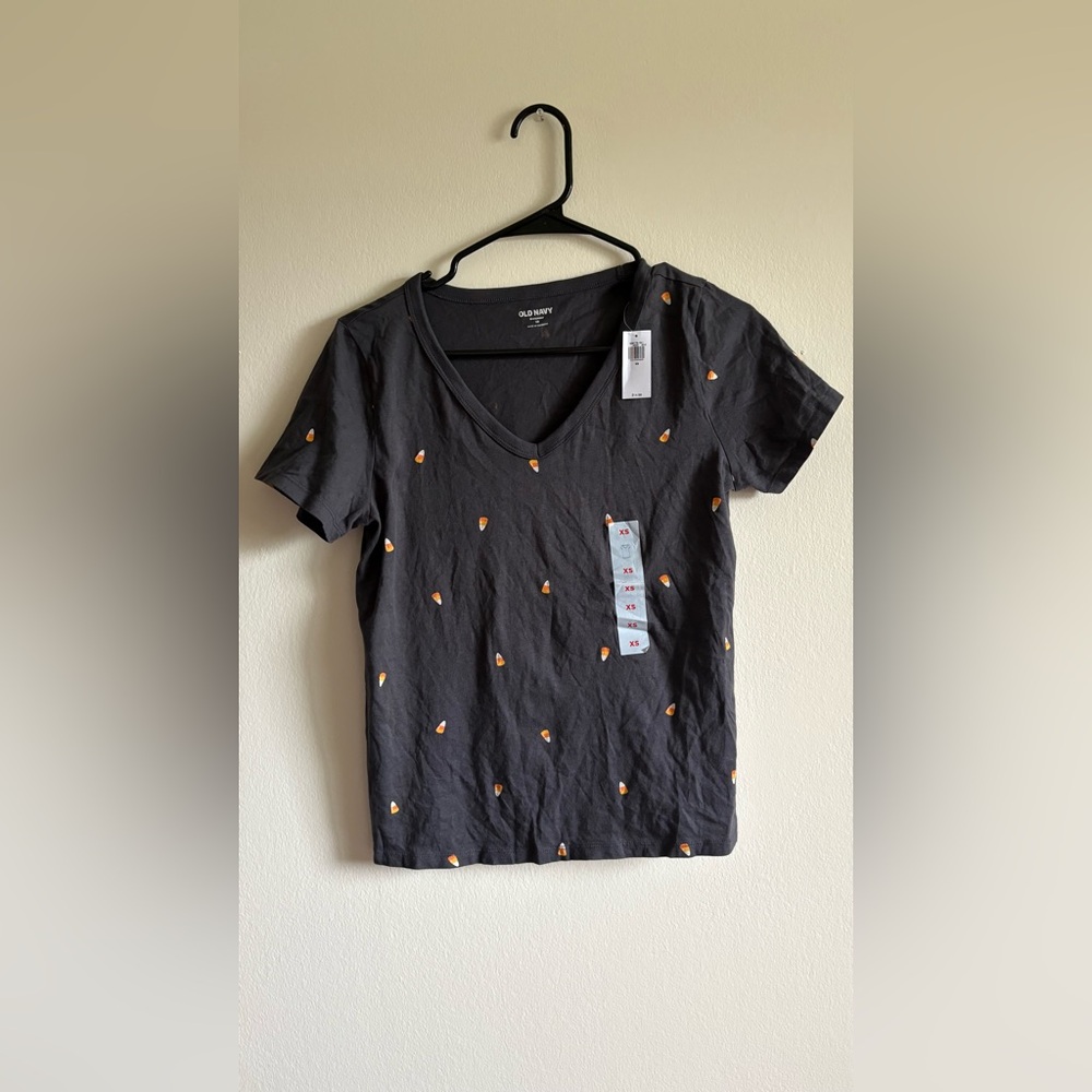Old Navy Dark Charcoal Gray Black V Neck Candy Corn Halloween Print Shirt Top XS
